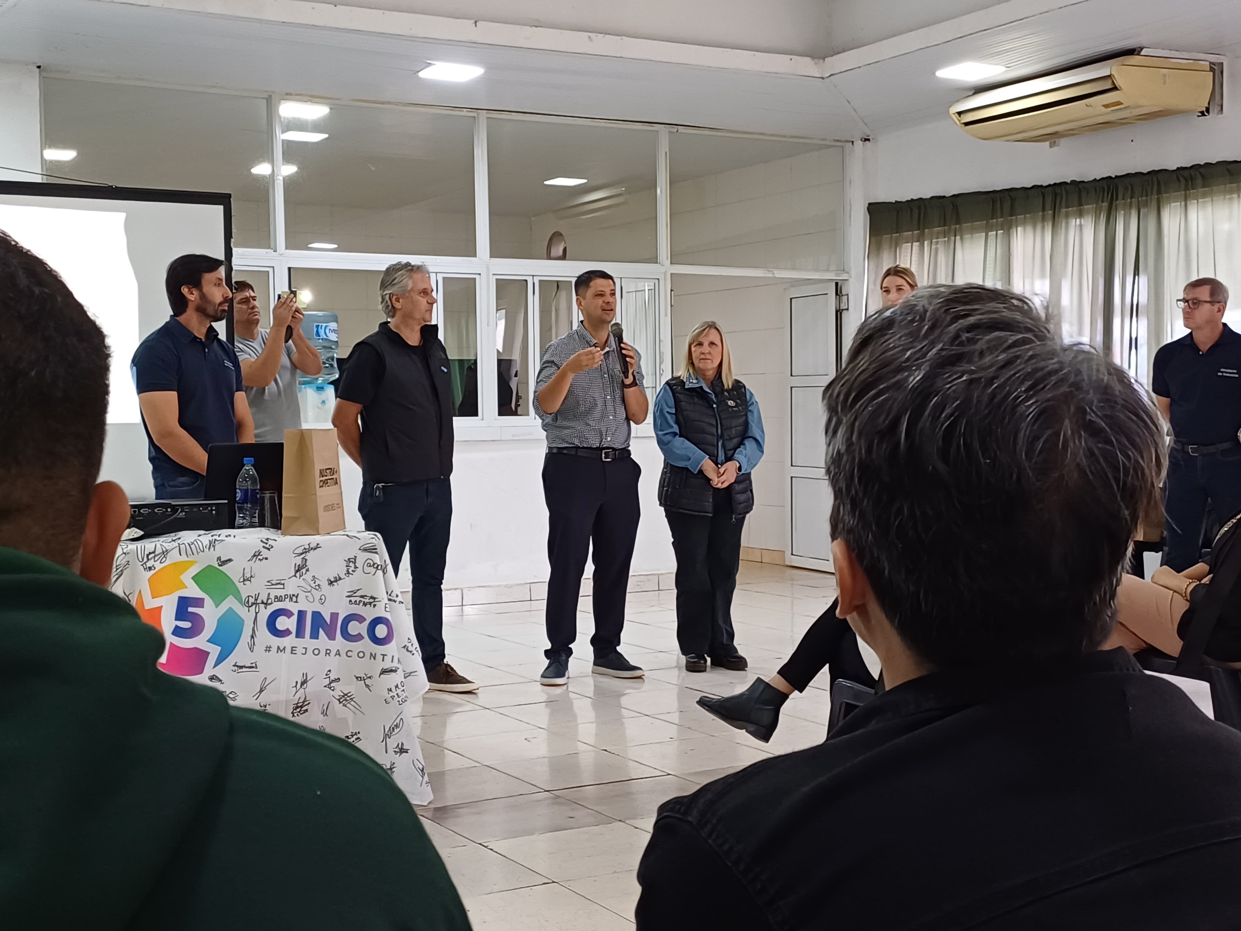 El Ministerio de Industria apuesta por el crecimiento industrial en Apstoles 02
